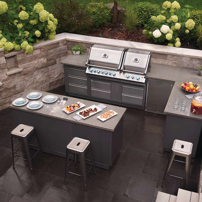 Oasis-PRO825-custom-configuration-lifestyle-angle-lid-closed