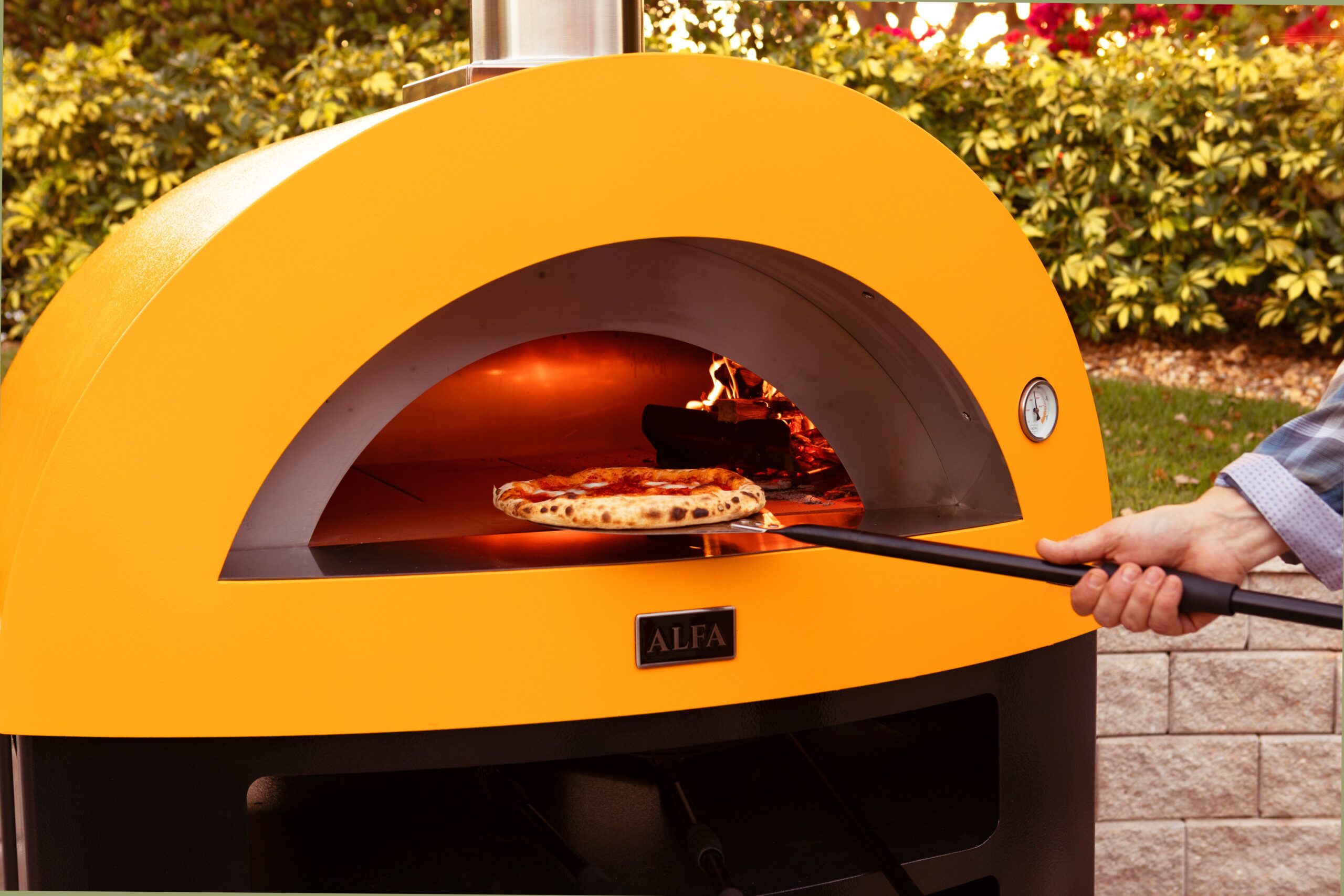 MODERNO-5Pizze-alfaforni-woodfiredpizza01_1 (1)